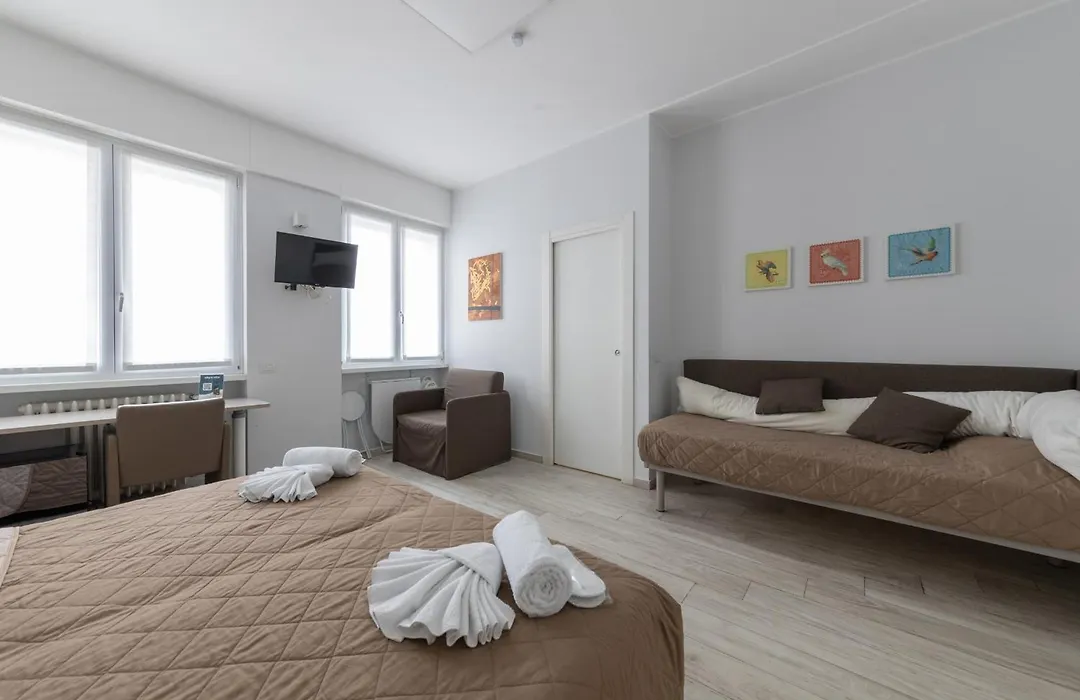 Chezromyk The Kosher B&B-1